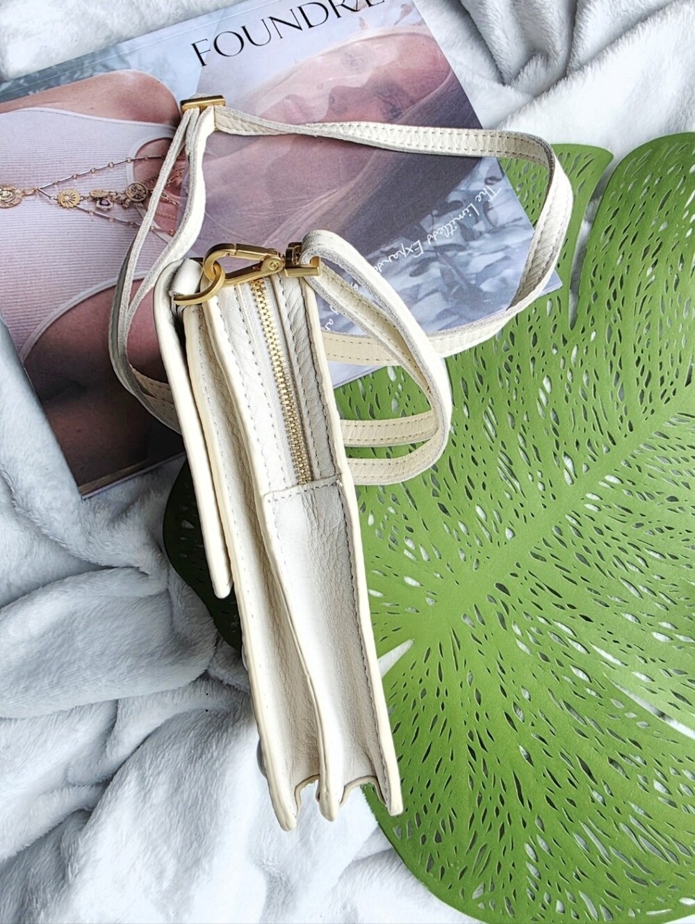 HAMMITT 310 Phone Case Crossbody - Picture 5 of 7